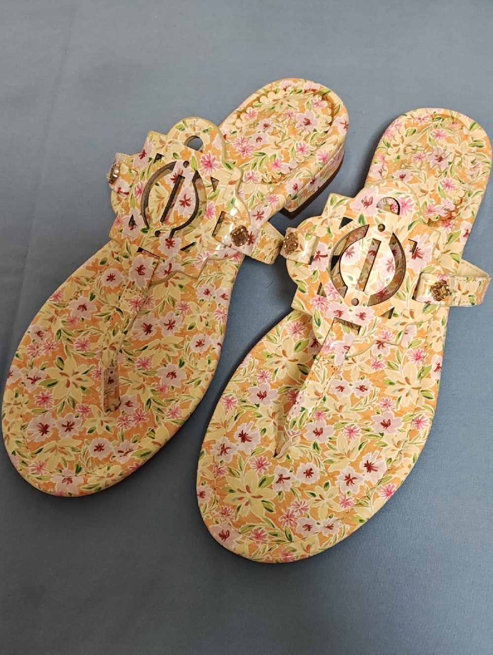 New Crown & Ivy Floral Print Women's Thong Sandals - Yellow Pink